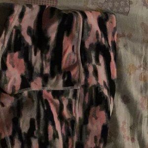 Lululemon booty shorts